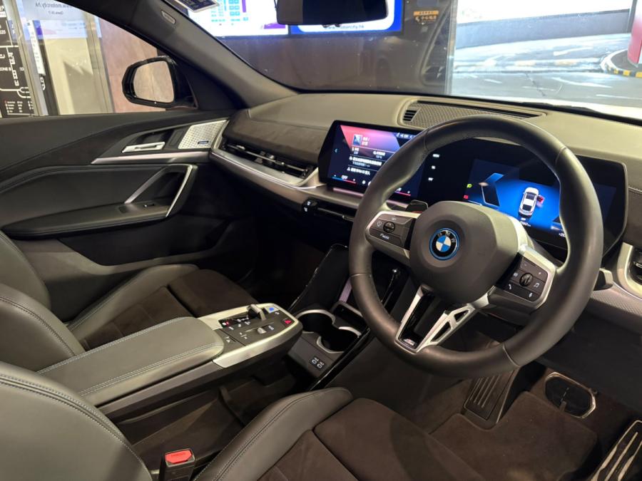 iX2 xDrive30 M Sport - Image 4